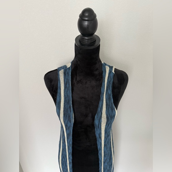 LuLaRoe Blue & Cream Joy Vest size XS - Picture 2 of 11